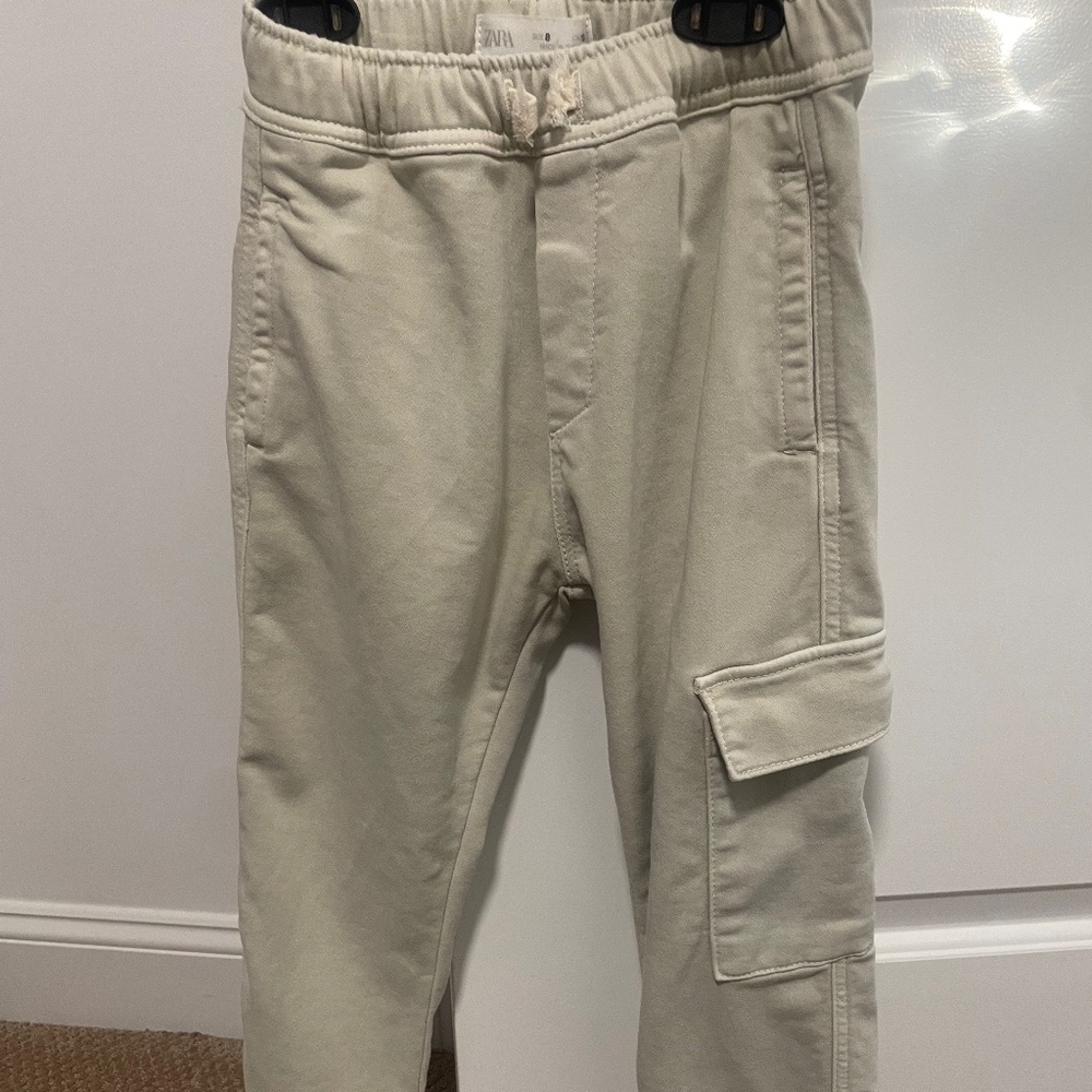 Boys Zara beige cargo joggers
